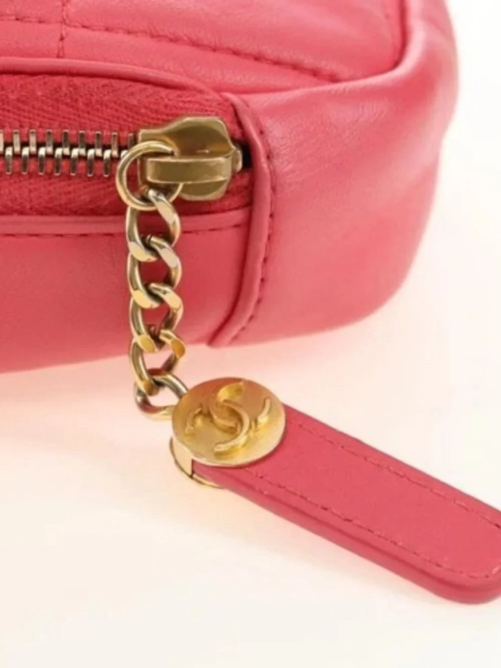 CHANEL brand	chanel color	pink